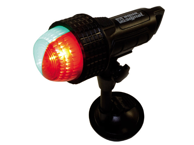 NauticPro.dk | Aqua Signal, AS 27 Tofarvet Natnavigeringssæt, LED, Komplet Kit, Højde 136,8mm, Sugekop 169mm, C-Klampe 69mm, 1W, Kræver 4 x 1,5 AAA Batterier